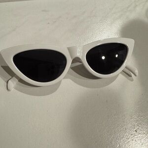 Chic White Cat-Eye Sunglasses
